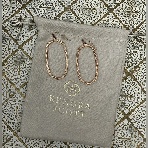 Kendra Scott Rose Gold Elle Open Frame Earrings. - Picture 2 of 3